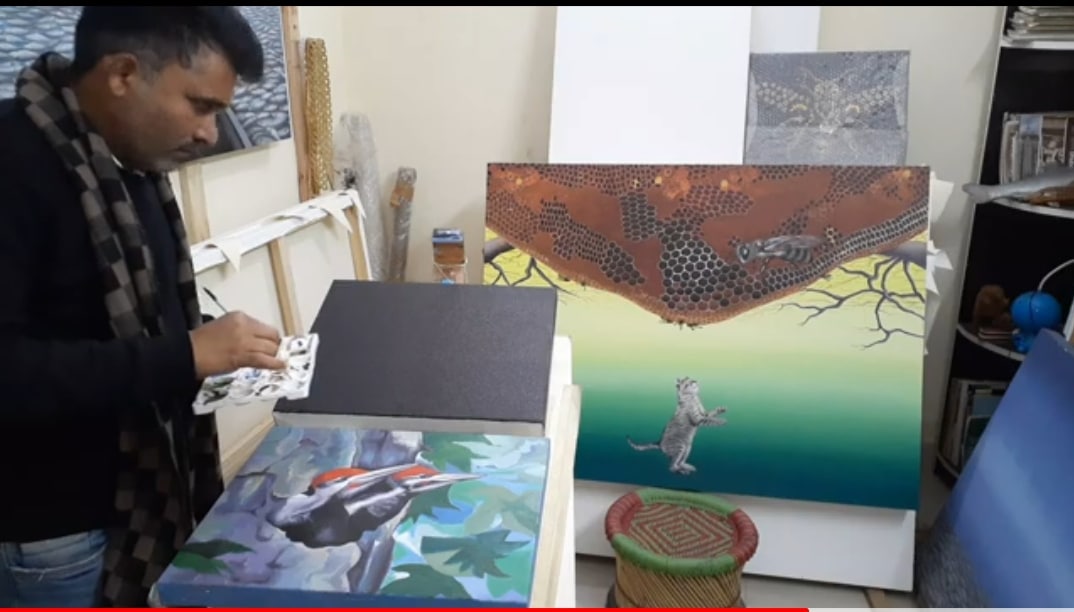 Observing the nature works in the studio