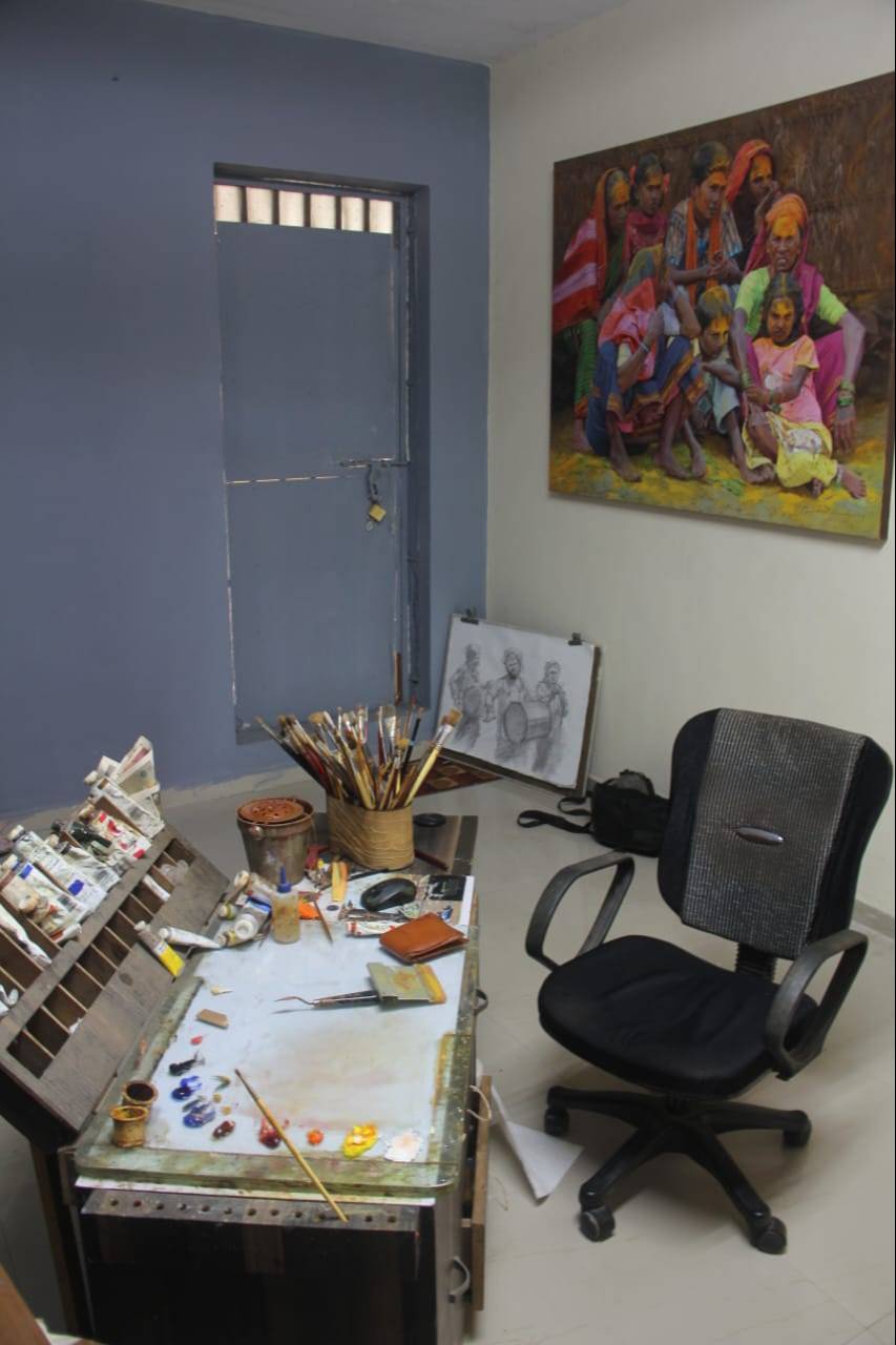 A messy desk, a clear mind — creating begins here