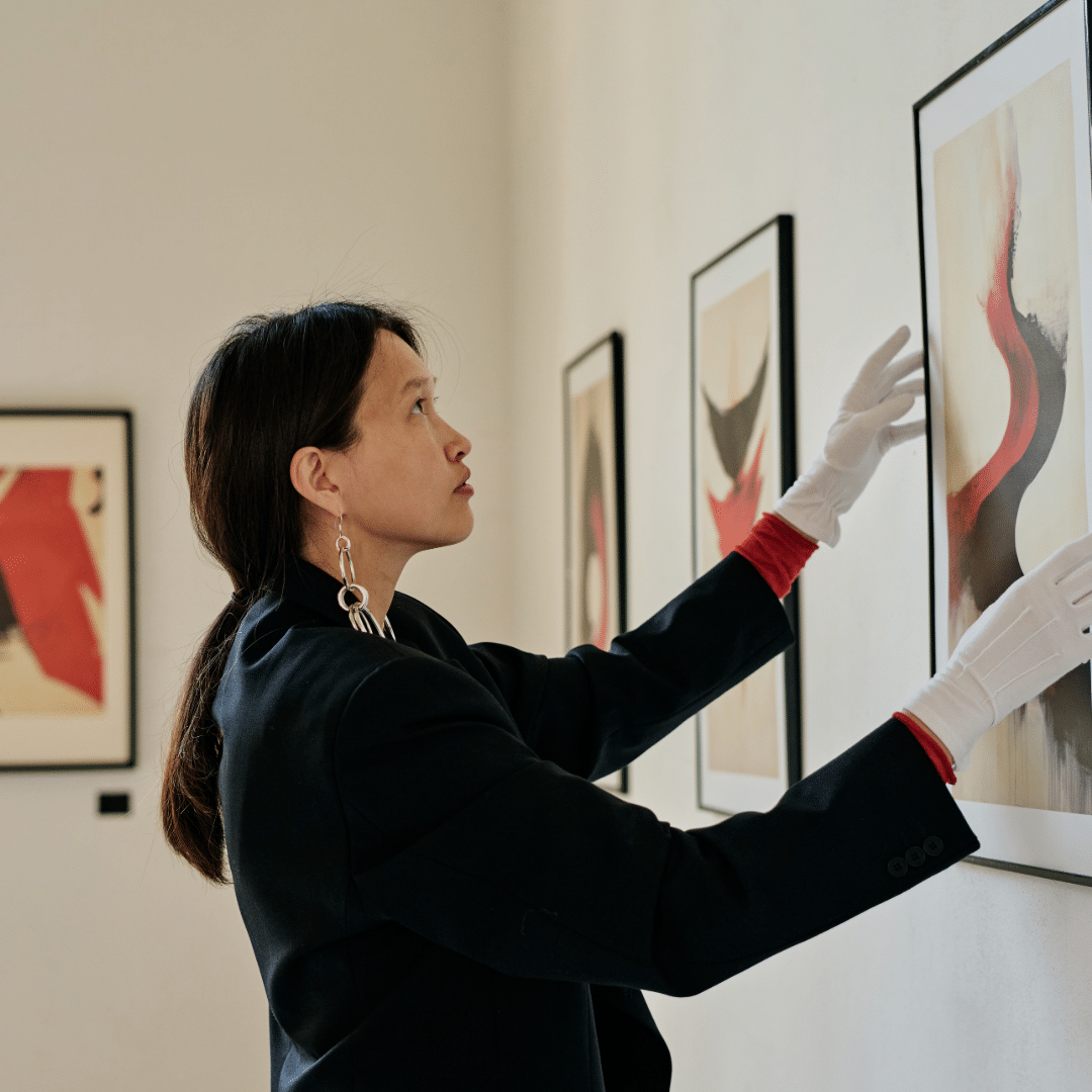 Discovering and Supporting Emerging Artists: A Guide for Collectors and Art Enthusiasts