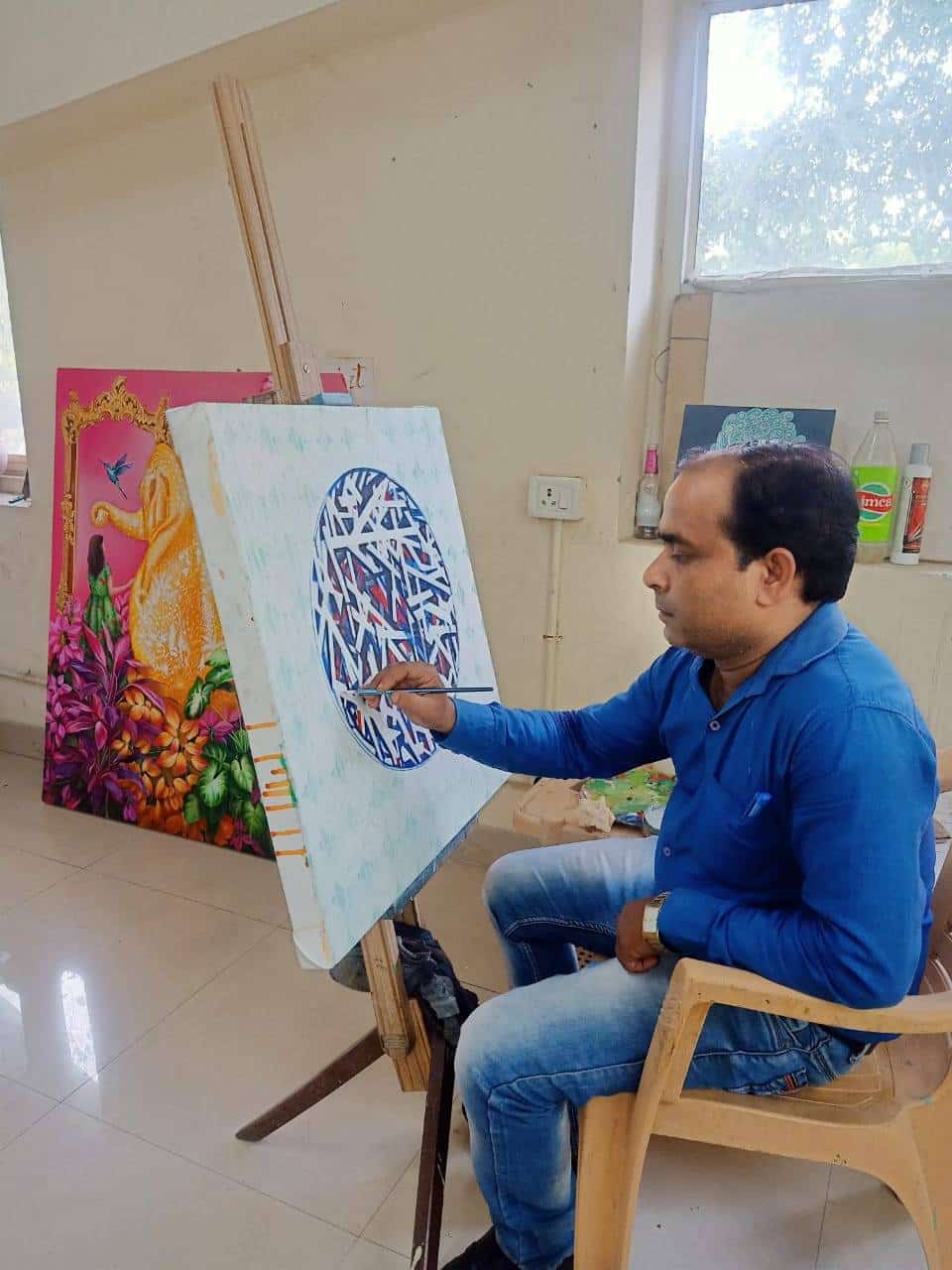 Abstractpainting in studio